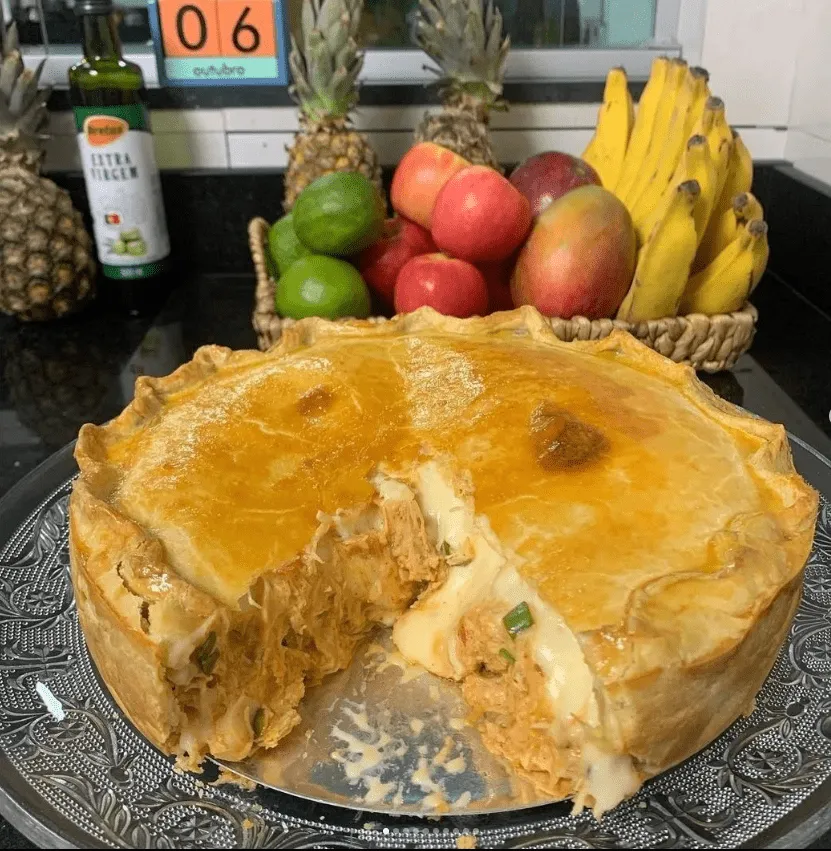 Empadão de Frango Com Requeijão