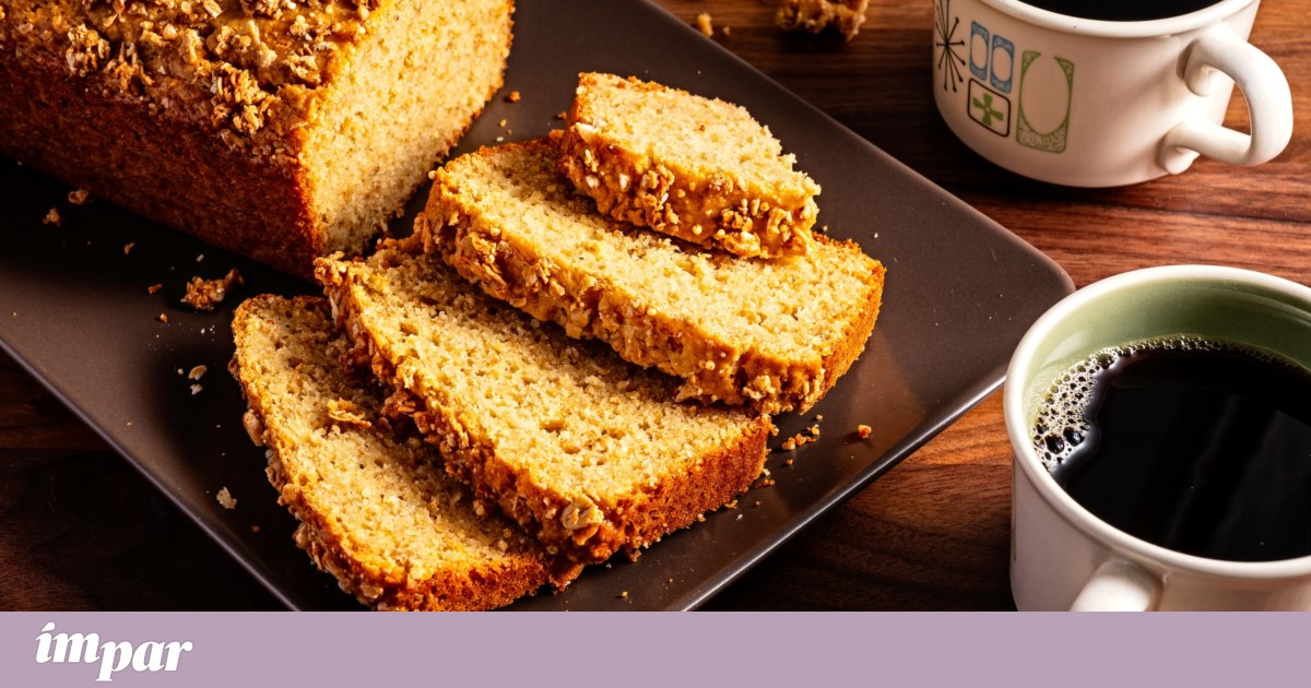 Como a granola pode tornar interessante um bolo de iogurte | Receita