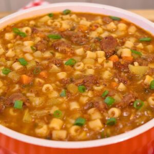 SOPA DE CARNE COM LEGUMES E MACARRÃO FÁCIL E SABOROSA PARA O FRIO | SOPA DE LEGUMES COM MÚSCULO